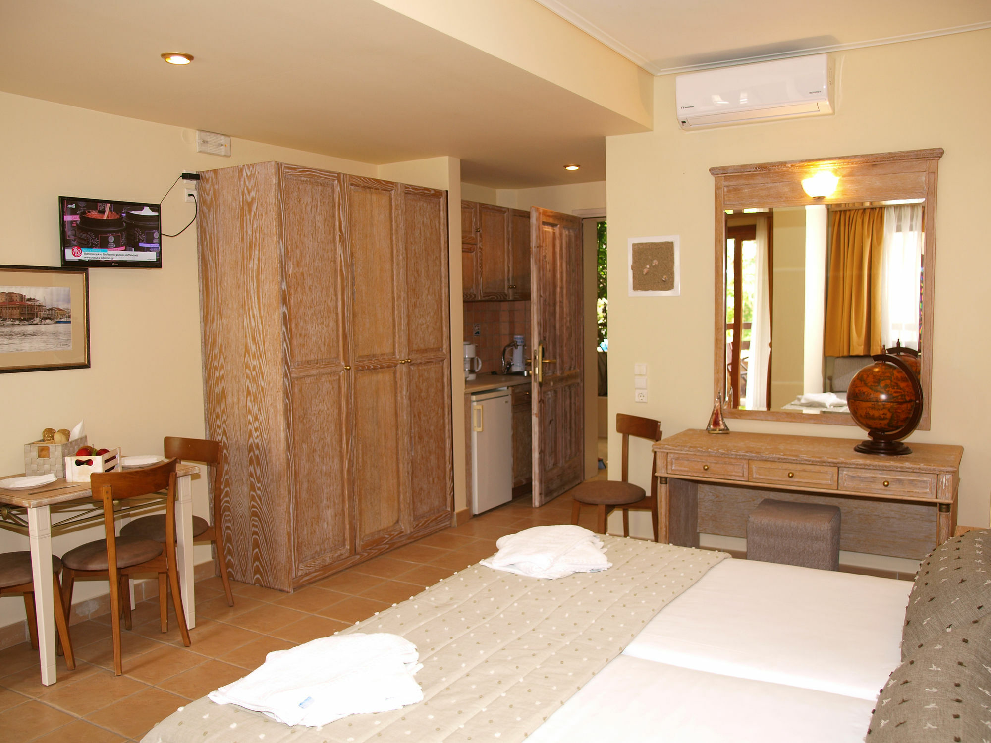 Mylos Hotel Apartments (Adults Only) Платаньяс Экстерьер фото