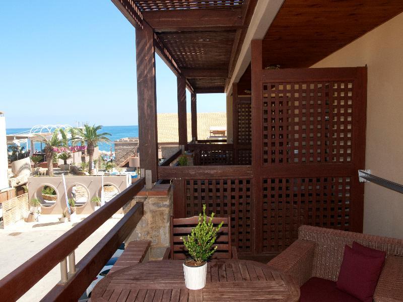 Mylos Hotel Apartments (Adults Only) Платаньяс Экстерьер фото